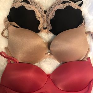 Victoria secret 34 B gently used bras